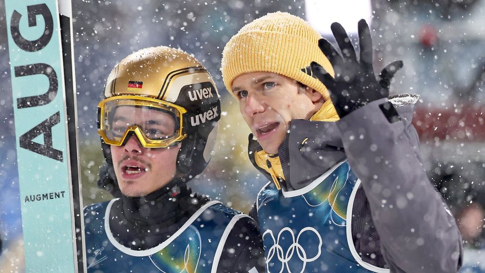 Ihren Olympia-Abschied aus Italien haben sich Philipp Raimund (l) und Andreas Wellinger anders vorgestellt. Foto: Daniel Karmann