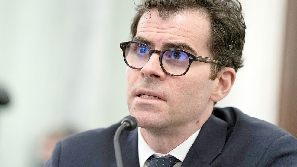 Instagram-Chef Adam Mosseri bestritt vor Gericht, dass Online-Plattform „klinisch süchtig“ machten. (Archivbild) Foto: Jose Luis Magana/AP/dpa