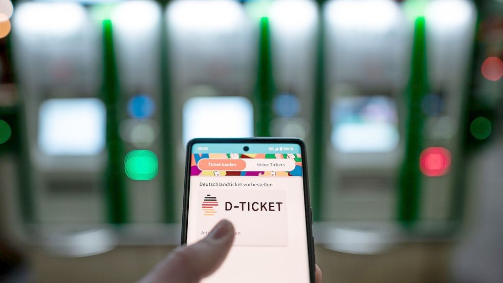 Das Deutschlandticket kostet seit Januar 63 Euro monatlich. (Symbolbild) Foto: Fabian Strauch