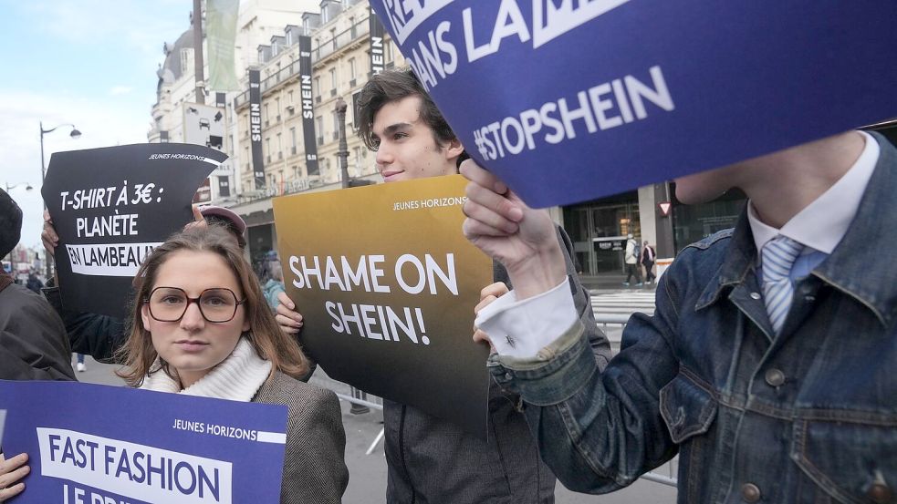 Die Eröffnung von Sheins erster Ladenfläche in Paris wurde im vergangenen November von Protesten begleitet. (Archivbild) Foto: Thibault Camus/AP/dpa
