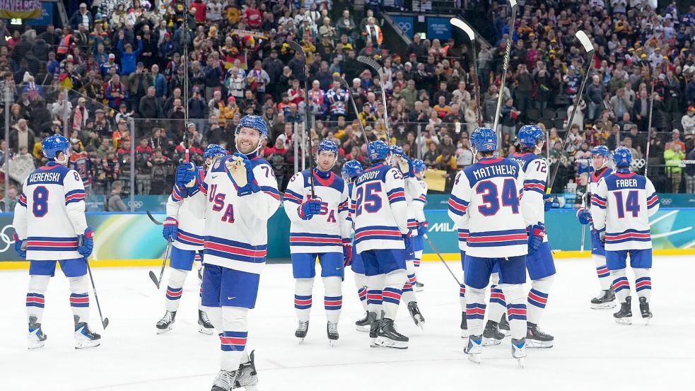 Trump will italienischen Berichten zufolge das US-Eishockey-Team anfeuern, wenn es die Mannschaft ins Finale schaffen sollte. (Archivbild) Foto: Carolyn Kaster/AP/dpa
