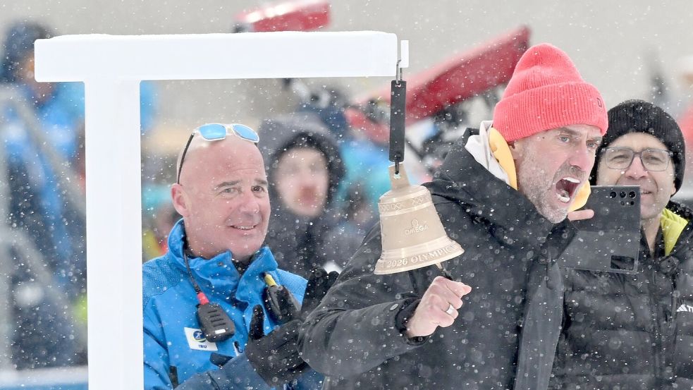 Jürgen Klopp (M) drückte dem deutschen Team die Daumen. Foto: Hendrik Schmidt