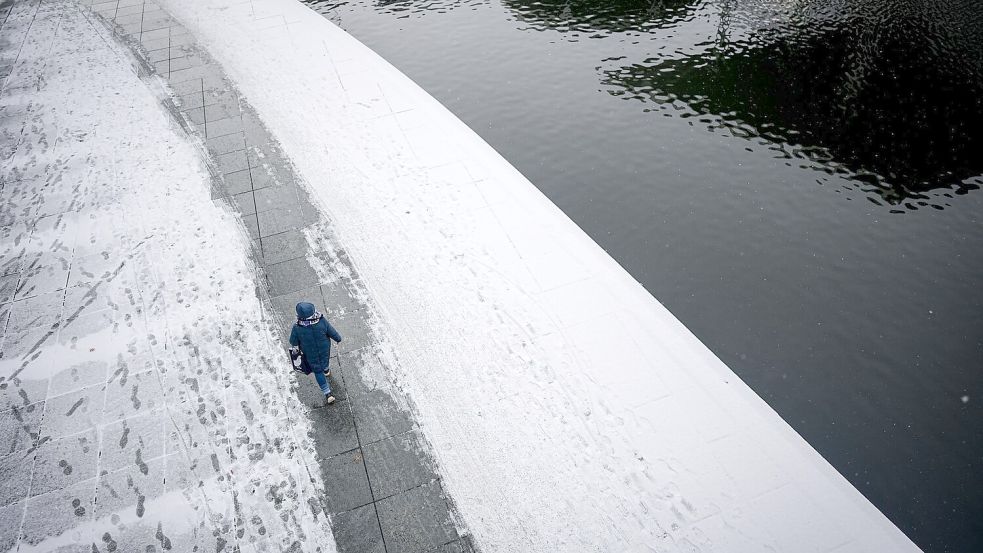 Es kann glatt werden in Deutschland. Foto: Kay Nietfeld/dpa