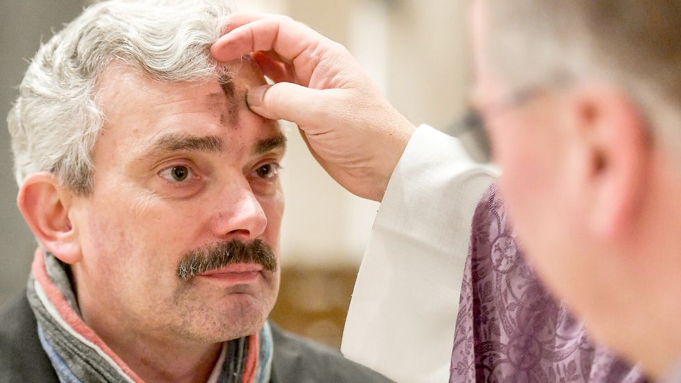 An Aschermittwoch beginnt für Christen die Fastenzeit: Worauf es dabei ankommt. Foto: KNA/picture alliance/Harald Oppitz