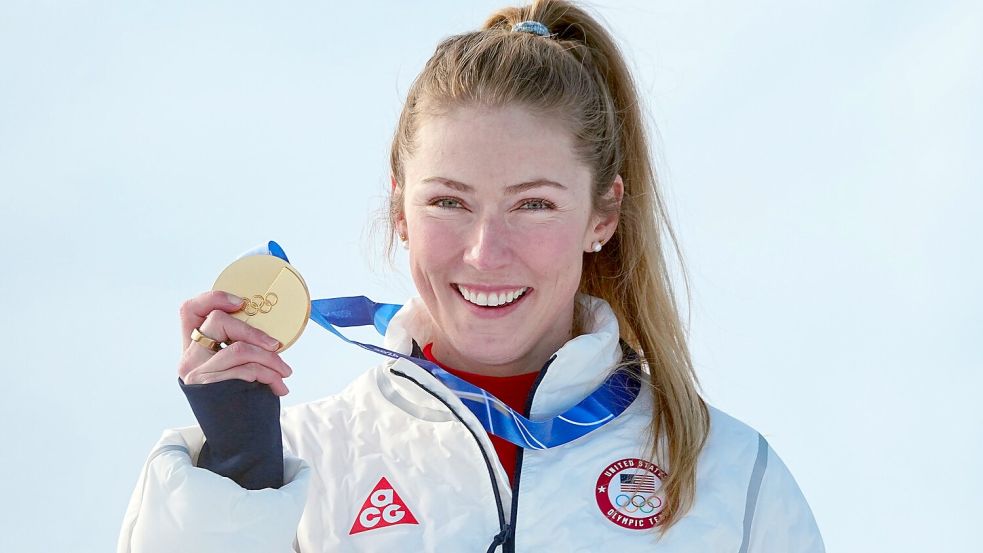 Strahlende Siegerin: Mikaela Shiffrin holte ihr drittes Olympia-Gold. Foto: Michael Kappeler