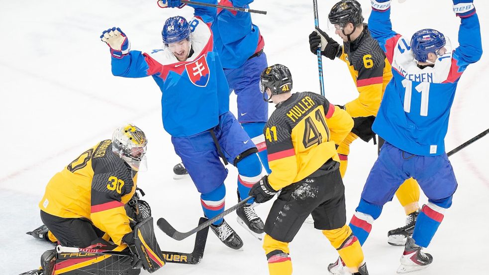 Deutschlands Eishockey-Cracks waren im Olympia-Viertelfinale chancenlos Foto: Petr David Josek/AP/dpa