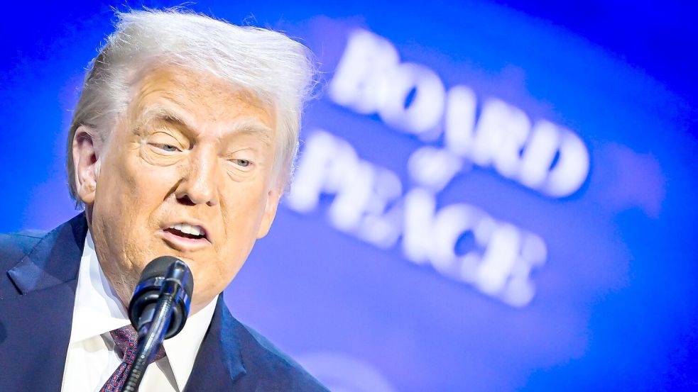 Der umstrittene Friedensrat ist ganz auf ihn zugeschnitten: US-Präsident Donald Trump hat den Vorsitz inne. (Archivbild) Foto: Gian Ehrenzeller