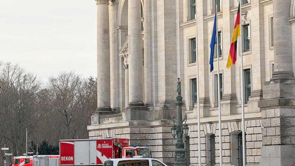 Die ersten Einsatzkräfte sind bereits wieder abgezuogen. Foto: Fabian Nitschmann/dpa