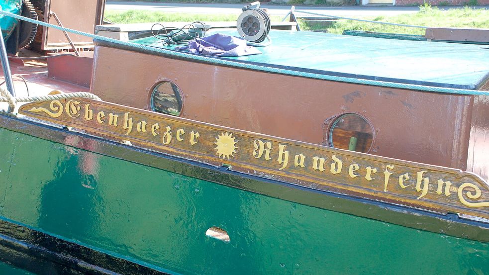 Das Plattbodenschiff Ebenhaezer, das von der Schiffergilde Rhauderfehn betreut wird, ist ein sichtbares Zeugnis von Rhauderfehns reicher Schiffahrtsgeschichte. Archivfoto: GA