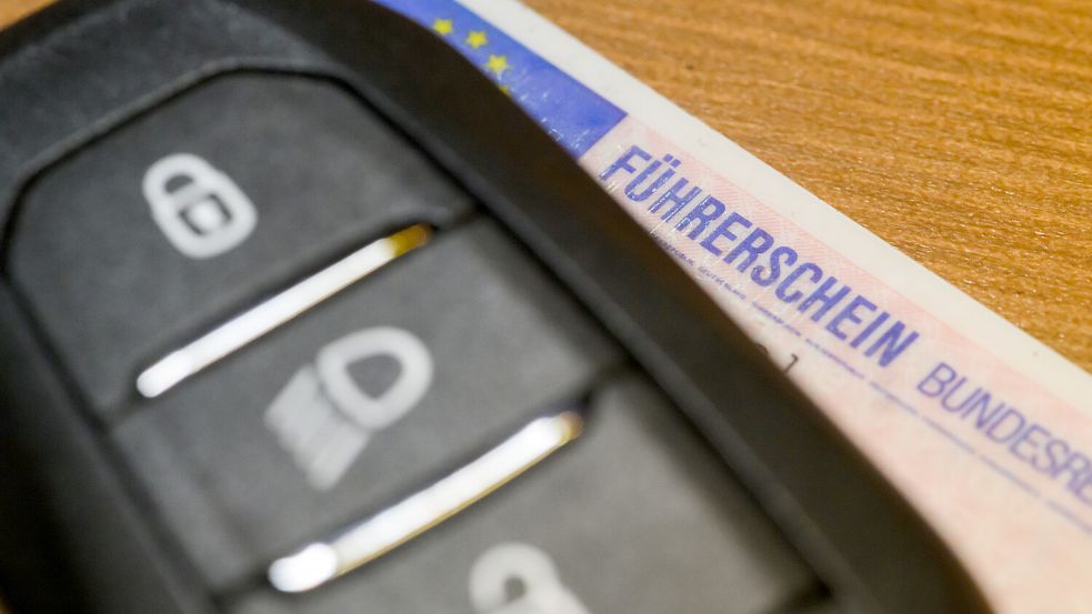 Kommt der digitale Führerschein, dann kann man den echten zu Hause lassen. Foto: Robert Michael/dpa