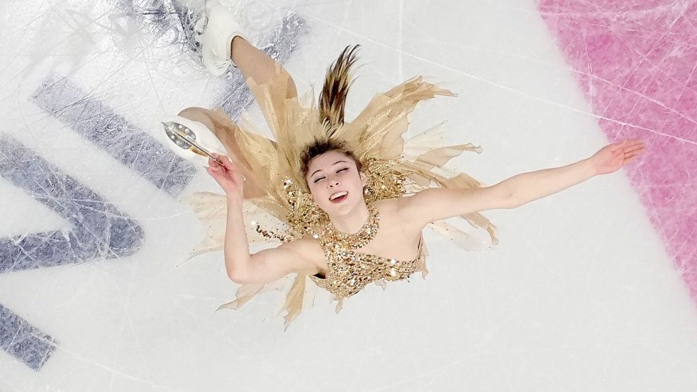 Alysa Liu verzückte das Publikum. Foto: Christophe Ena/AP/dpa