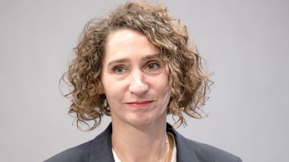 EVG-Vize Cosima Ingenschay will den geplanten Stellenabbau bei DB Cargo deutlich abmildern. (Archivbild) Foto: Boris Roessler