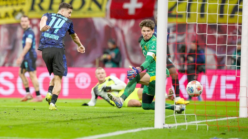 Christoph Baumgartner schiebt unbedrängt zum 1:0 ein. Foto: Jan Woitas