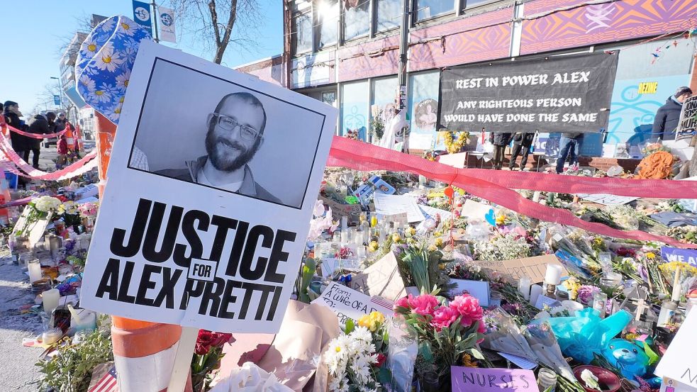 Tausende protestierten nach dem Tod zweier US-Bürger in Minneapolis durch Schüsse von Bundesbeamten. (Archivbild) Foto: Alex Brandon/AP/dpa