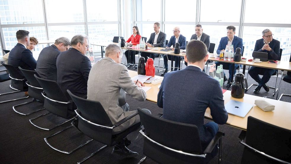 Die Tarifverhandlungen zwischen Bahn und GDL verliefen bisher weitgehend geräuschlos. (Archivbild) Foto: Bernd von Jutrczenka/dpa