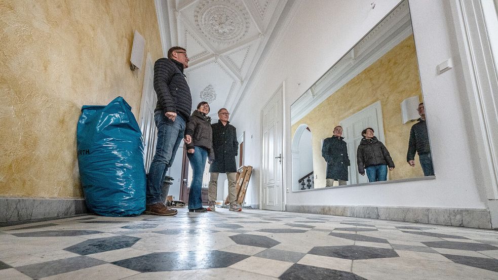 Im Inneren zeigt die geschichtsträchtige Villa schon wieder viel von ihrer alten Pracht. Foto: Klaus Ortgies