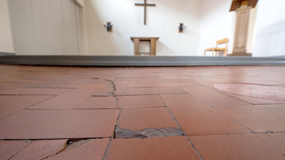 Besonders der Boden ist sanierungsbedürftig. Foto: Klaus Ortgies