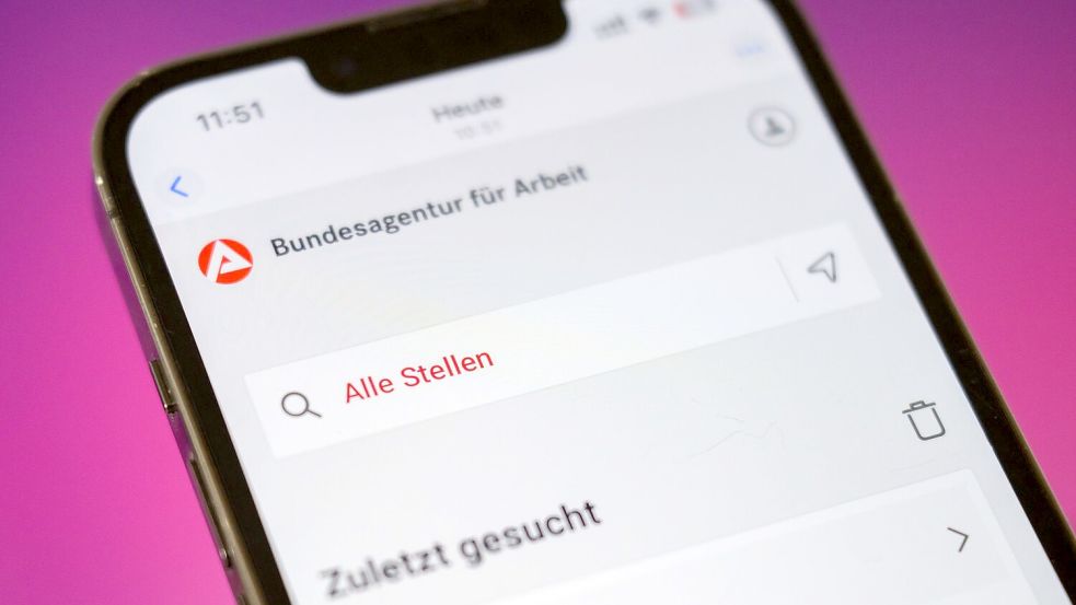 Die Arbeitslosigkeit in Deutschland ist im Februar leicht gesunken, die Zahl der Arbeitslosen bleibt aber oberhalb der Grenze von drei Millionen (Archivbild). Foto: Julian Stratenschulte