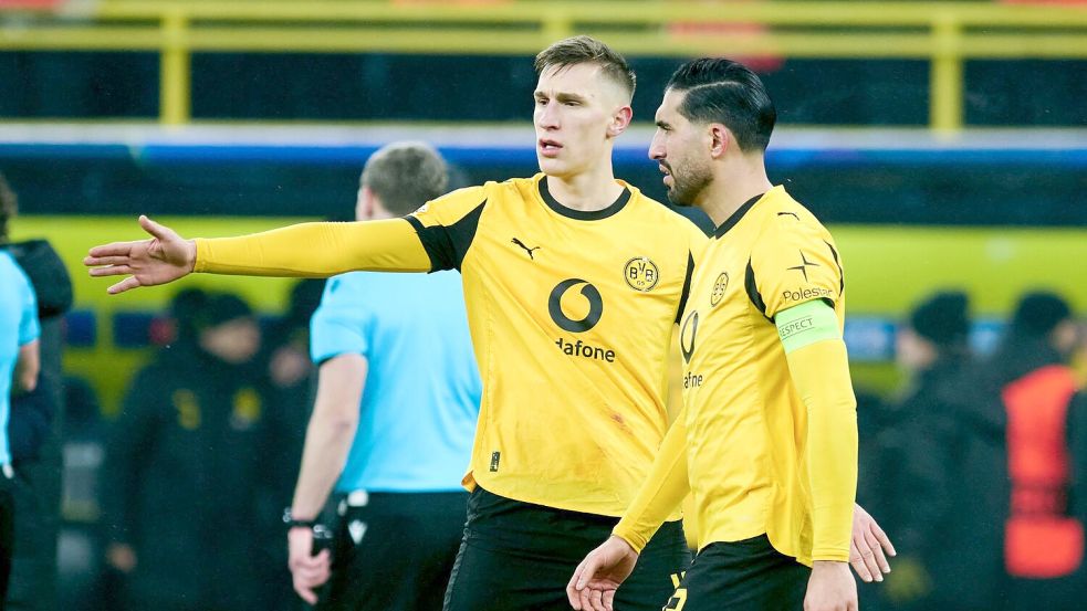 Nach vier verpassten Pflichtspielen wohl zurück in der Startelf: Dortmunds Innenverteidiger Nico Schlotterbeck (l).(Archivbild) Foto: Bernd Thissen