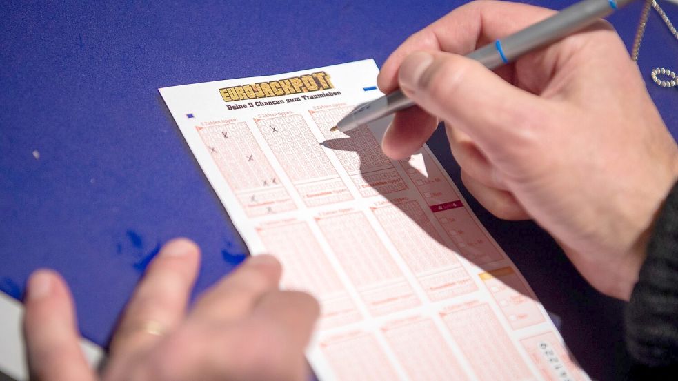 Auf die richtigen Zahlen setzte ein Lottospieler oder Lottospielerin aus Baden-Württemberg. (Symbolfoto) Foto: picture alliance/dpa