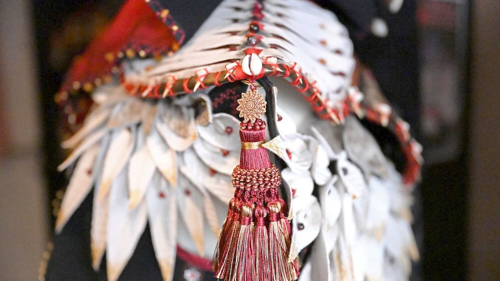 Für ihr Cosplay wiedervendet Toni viele Sachen vom Flohmarkt, wie etwa eine Quaste von einem ehemaligen Vorhang. Foto: Jennifer Brückner