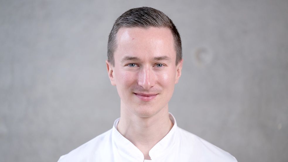 Dr. Timmy Strauß betreut als Arzt am Universitätsklinikum Dresden Patienten, die an einer Seltenen Erkrankung leiden. Foto: Sebastian Kahnert