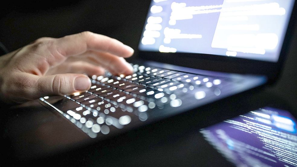 In der Industrie war der Studie zufolge 2025 etwa jede achte Firma von Cyberangriffen betroffen. (Symbolbild) Foto: Philip Dulian