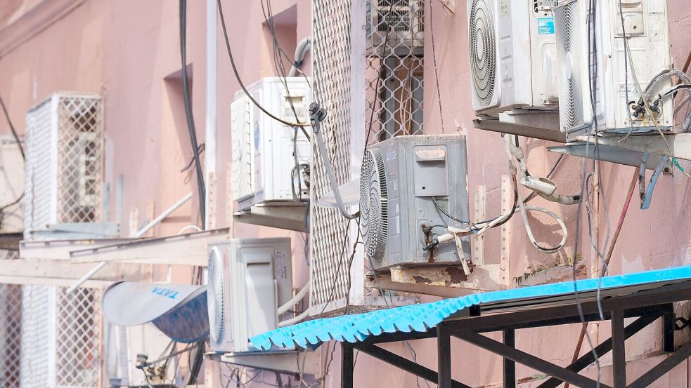 Klimaanlagen an der Hauswand des Wirtschaftsministeriums in Neu Delhi. Foto: Soeren Stache