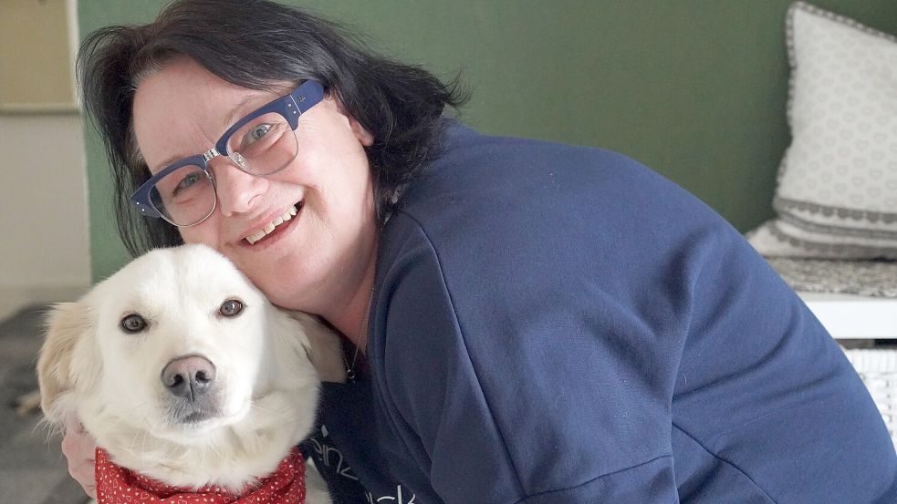 Die Hündin „Juna“ ist eine große Stütze im Alltag von Christiane Blank. Fotos: Margarete Krämer