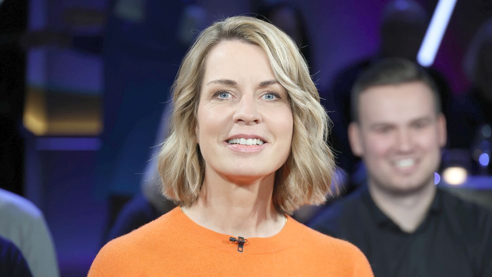 Jessy Wellmer hat einen Labradoodle – und zwar, weil diese Rasse als nicht allergen gilt. Foto: IMAGO / Stephan Wallocha