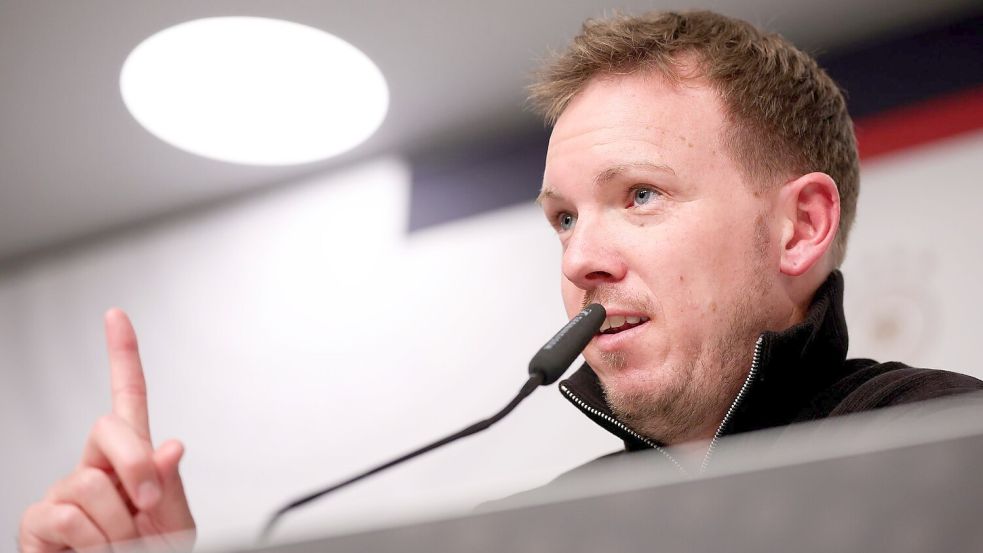 Der Bundestrainer kündigt Überraschungen für die WM an. (Archivbild) Foto: Christian Charisius