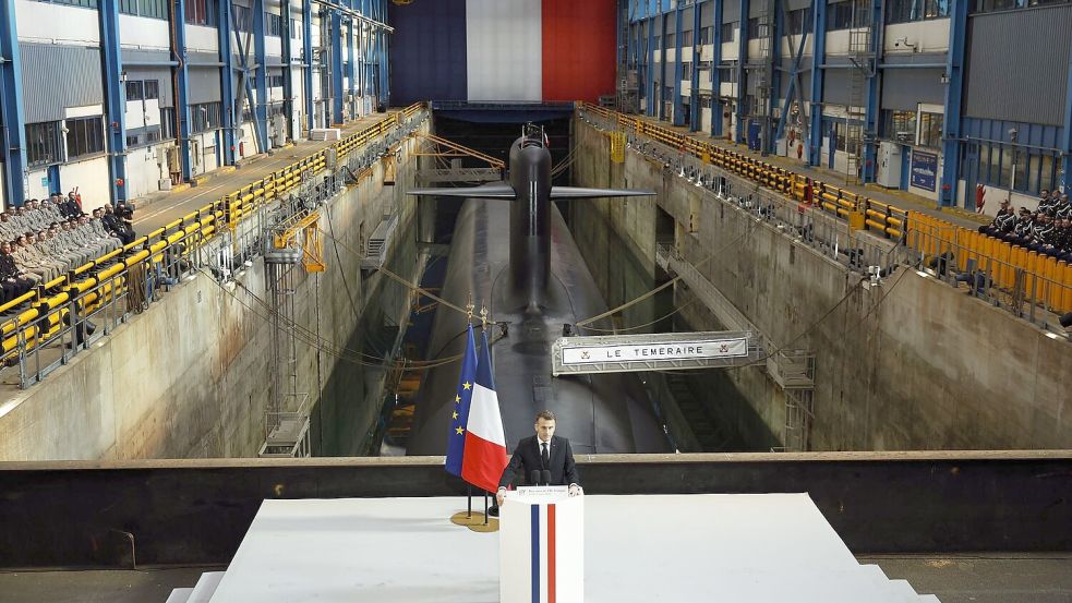 Neben Deutschland wollen sieben weitere Länder mit Paris über eine Ausweitung des Atomschirms reden. Foto: Yoan Valat/Pool EPA/AP/dpa