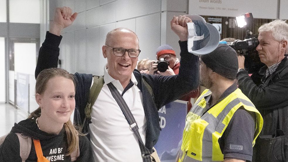 Der Flieger landete kurz nach 13.30 Uhr. Foto: Boris Roessler