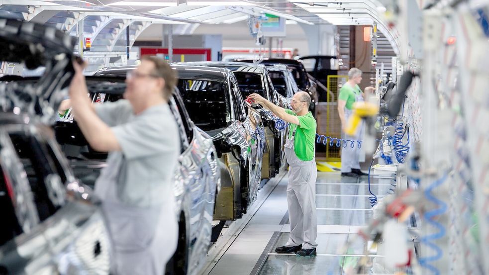 Die Stimmung in der deutschen Autoindustrie steigt weiter. (Archivbild) Foto: Hauke-Christian Dittrich