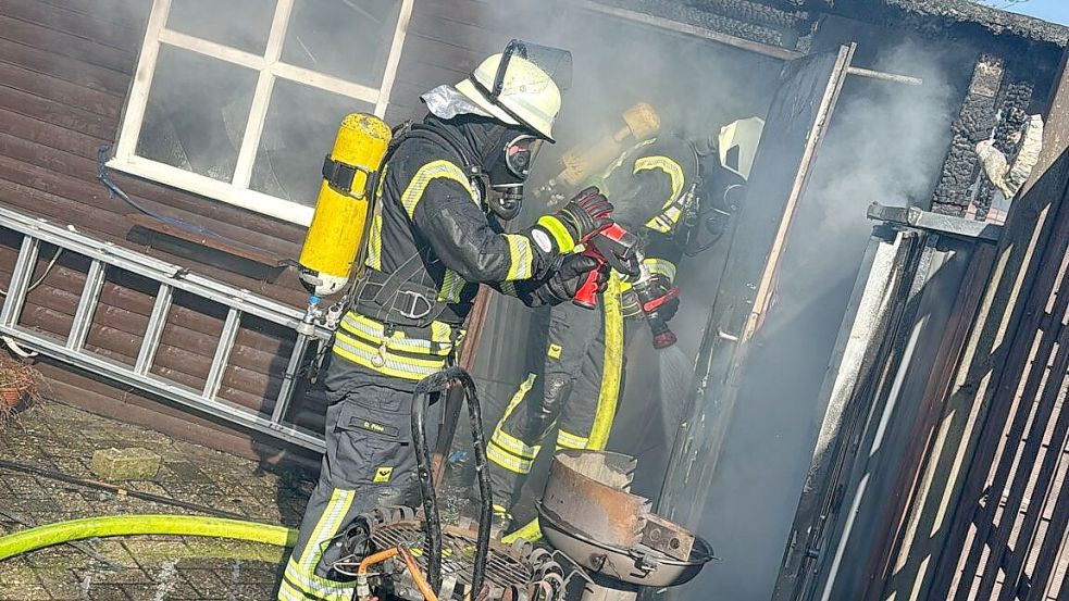 In Holterfehn brannte ein Schuppen. Foto: Markus Ahrenholz/Feuerwehr