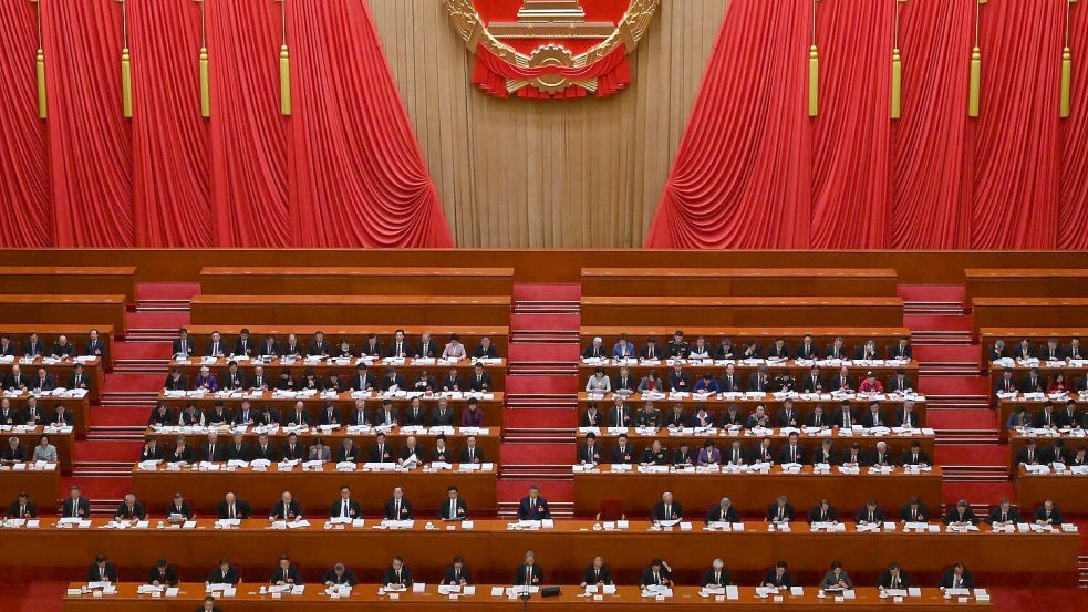 Chinas Parlament tagt einmal im Jahr und stimmt in diesem Jahr auch über den Fünfjahresplan ab. Foto: Johannes Neudecker/dpa