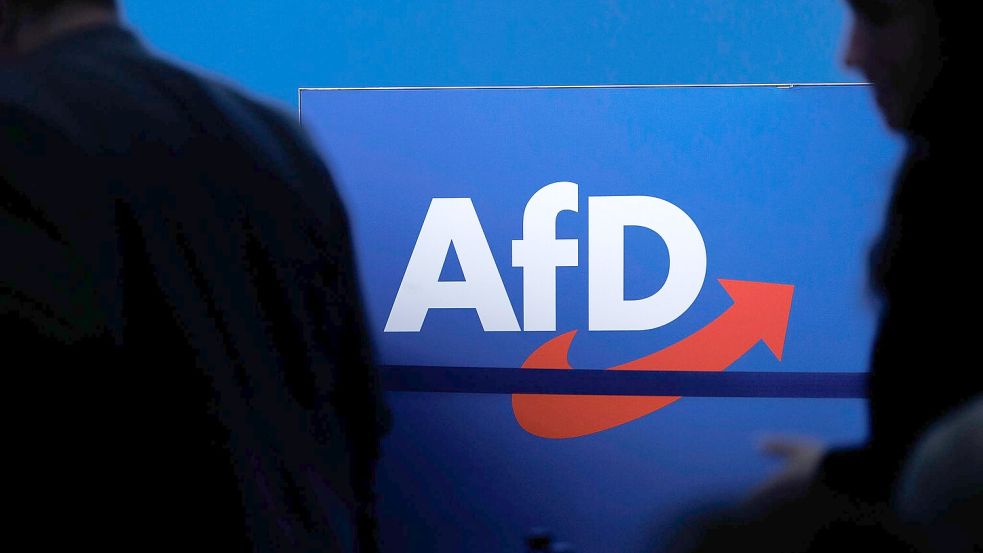 SPD und Grüne fordern: Wenn die bundesweite Einstufung der AfD als „gesichert rechtsextremistisch“ Bestand hat, soll das Land Niedersachsen zusammen mit Bund und Ländern ein Verbotsverfahren prüfen und bei der Materialsammlung zum Prüfverfahren mitwirken. DPA-Symbolfoto: Carsten Koall