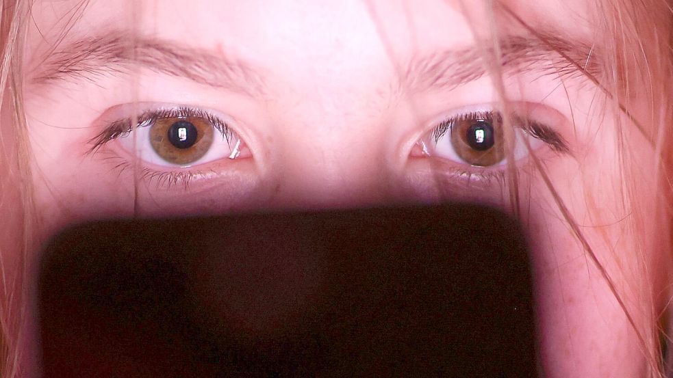 Die Vorstöße von SPD und CDU sehen vor, dass Kinder erst ab 14 Jahren auf Online-Plattformen wie Tiktok und Co. dürfen sollen. (Symbolbild) Foto: Jan Woitas