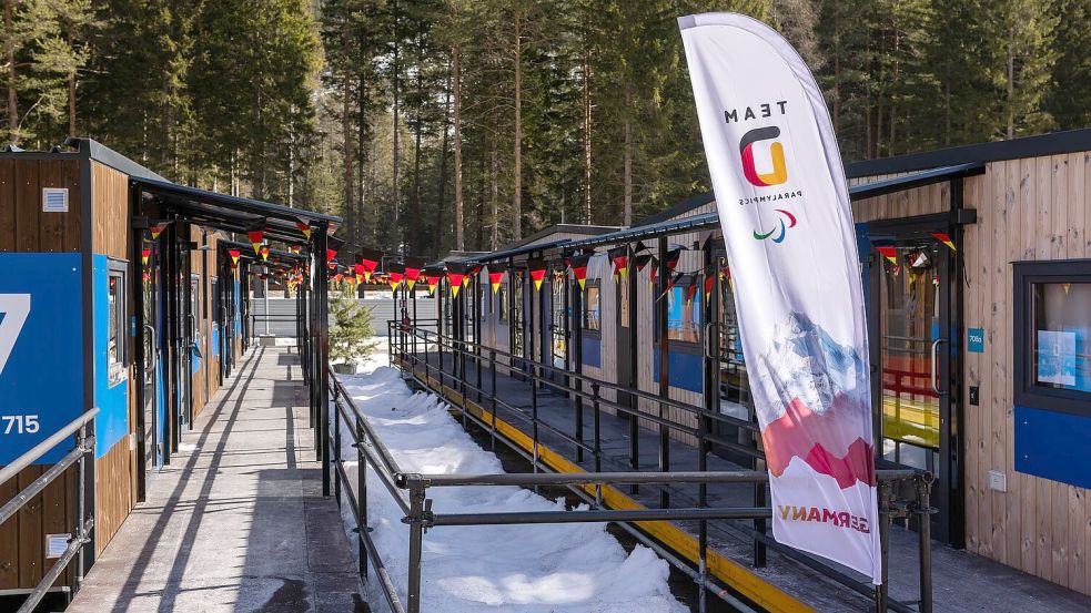 Das olympische Dorf in Cortina. Foto: Philipp von Ditfurth/dpa