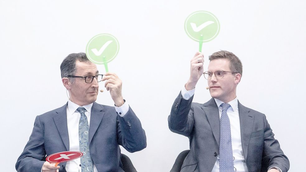 Wer hat am Ende die Nase vorne? Zwischen Grünen-Spitzenkandidat Cem Özdemir und CDU-Frontmann Manuel Hagel zeichnet sich wenige Tage vor der Landtagswahl in Baden-Württemberg ein enges Rennen ab. (Archivbild) Foto: Marijan Murat