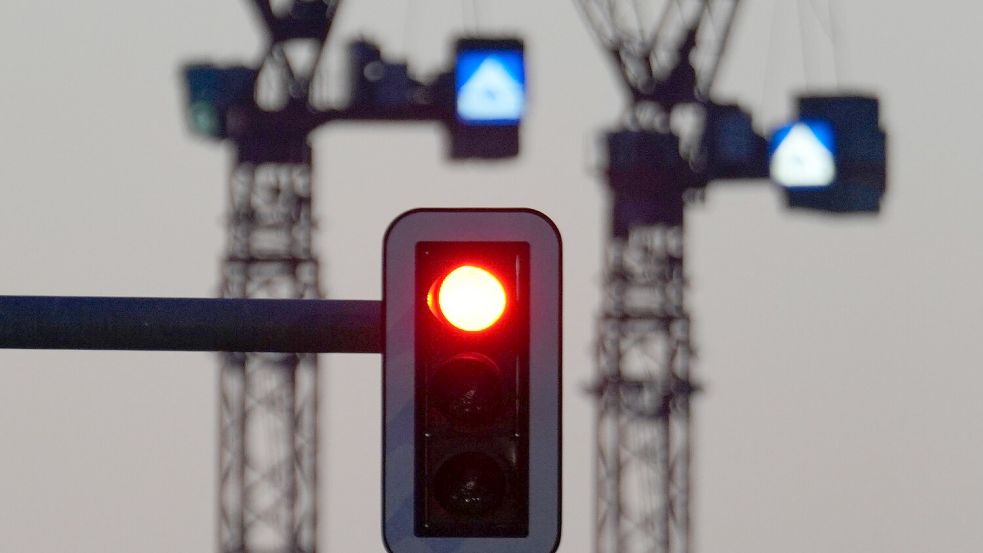 Steht die Ampel für die Konjunktur weiter auf rot? Foto: Soeren Stache