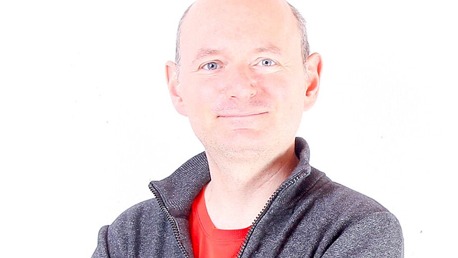 Christoph Dittert arbeitet seit 2011 als Autor für die Jugendbuchserie „Die drei ???“. Der Jugendbuchautor tritt am 5. Mai in der Haupt- und Realschule Saterland in Ramsloh auf und liest aus seinen Werken. Foto: HRS Saterland