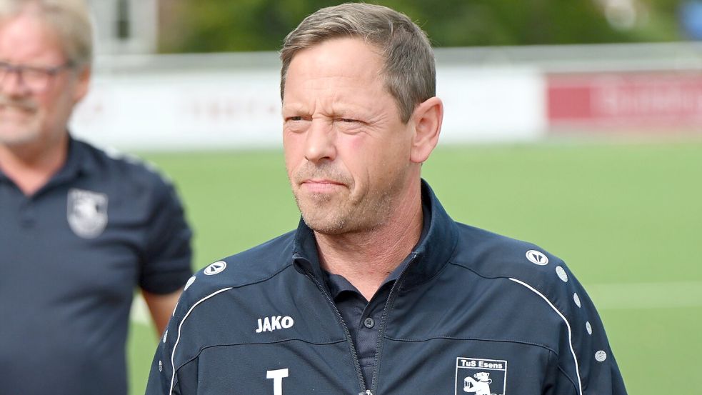 TuS-Trainer Ralf Backhaus hofft auf eine Überraschung am Sonntag. Foto: Steenhoff