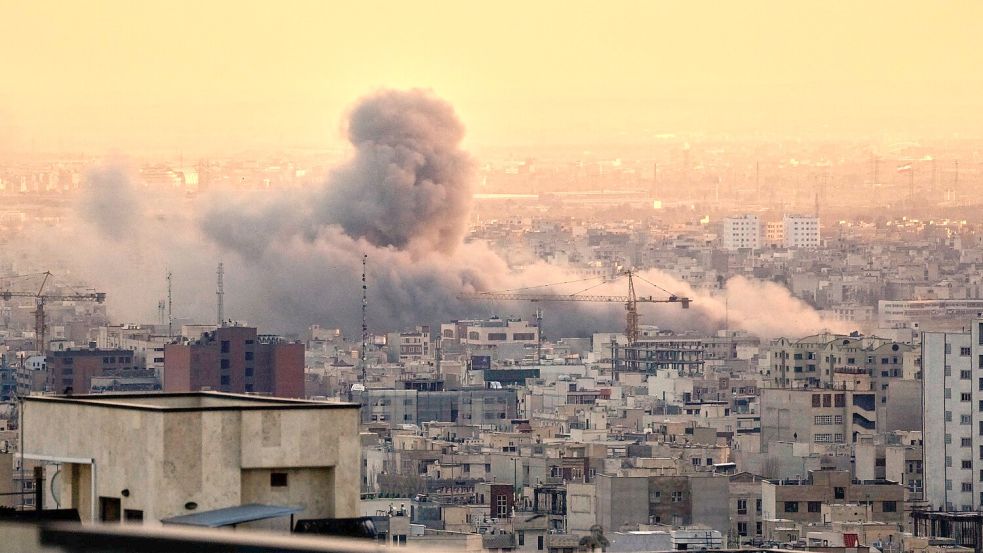 Israel und die USA intensivieren ihre Angriffe im Iran. Foto: Vahid Salemi/AP/dpa