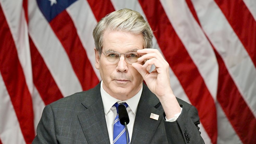 US-Finanzminister Bessent hat die Möglichkeit einer weiteren Lockerung der Sanktionen auf russisches Öl ins Spiel gebracht. (Archivbild) Foto: Magnus Lejhall/TT News Agency/AP