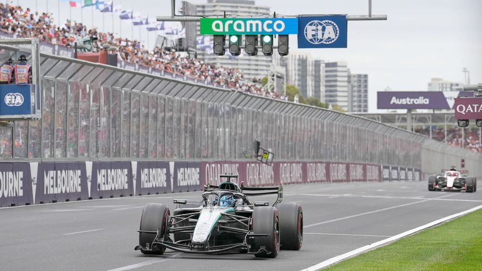 George Russell dreht schnelle Runden am Fließband. Foto: Heath McKinley/AP/dpa