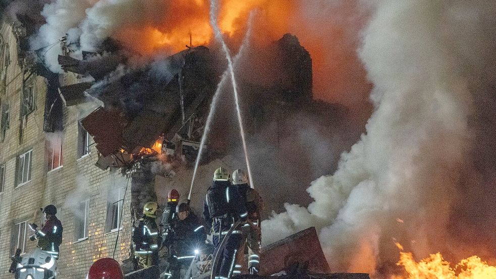 Behörden melden auch Kinder unter den Toten und Verletzten in Charkiw. Foto: Andrii Marienko/AP/dpa