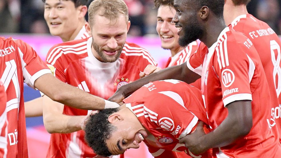 Jamal Musiala jubelt über sein erstes Bundesliga-Tor seit fast einem Jahr. Foto: Harry Langer