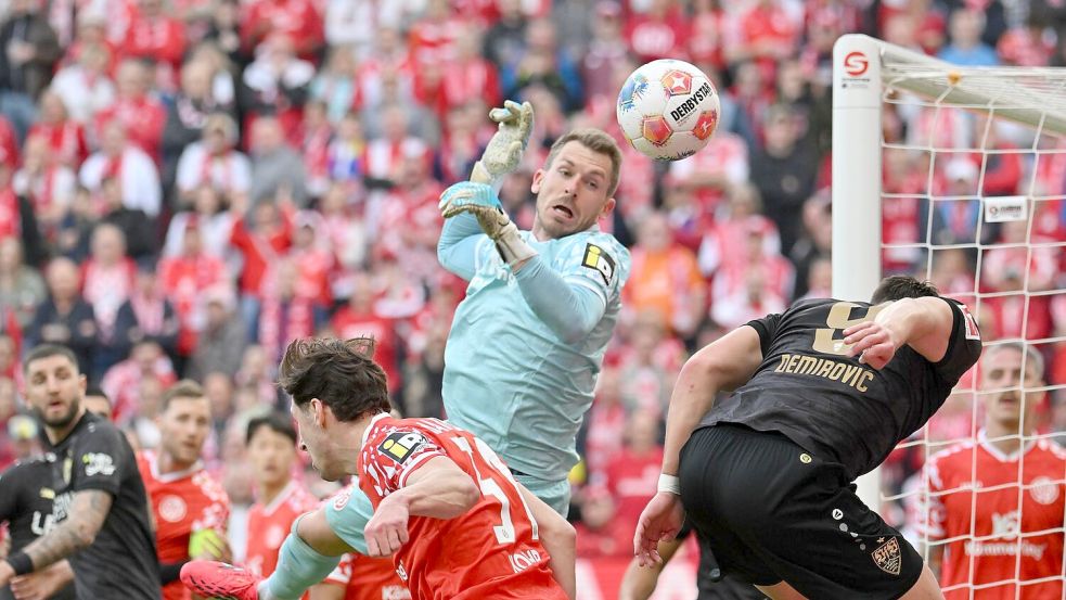 Stand zu Beginn im Fokus: Mainz-Torwart Daniel Batz. Foto: Torsten Silz