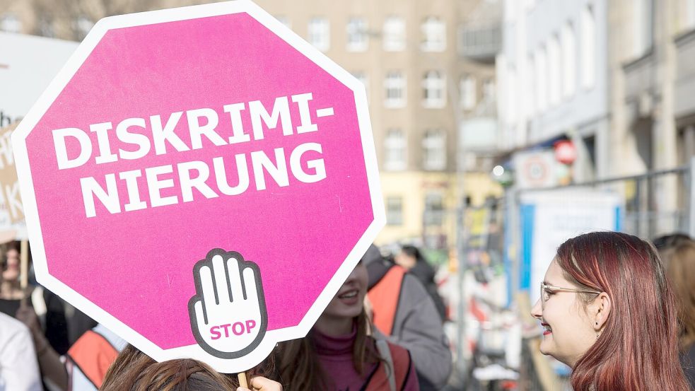 Programme gegen Diskriminierung sieht US-Präsident Trump als Auswuchs der „Gender-Ideologie“. (Archivbild) Foto: Hannes P. Albert/dpa